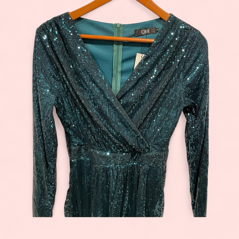 Beautiful aquamarine emerald sequin faux wrap stretchy mermaid maxi dress NWT